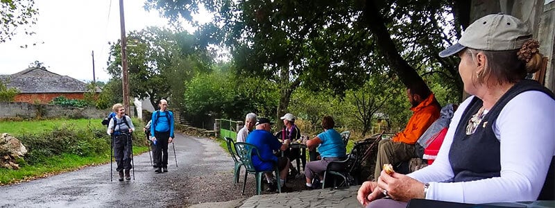 lunch break with friends on the camino