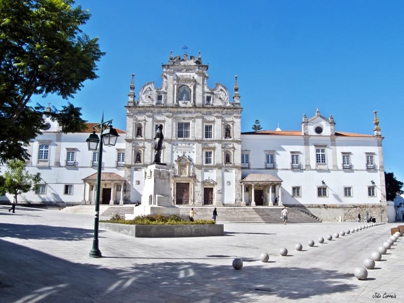 Catedral de Santarem on section santarem