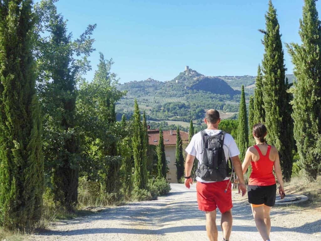 Via Francigena - couple walking