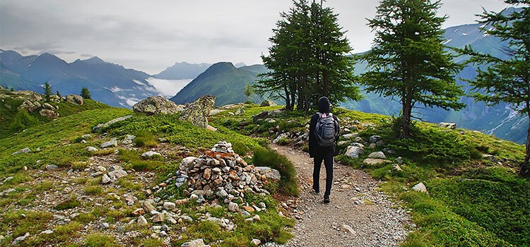 travelling solo on the Camino