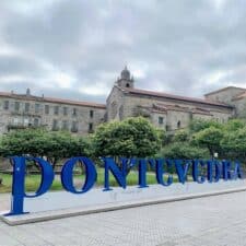 a picture of a sign pontevedra