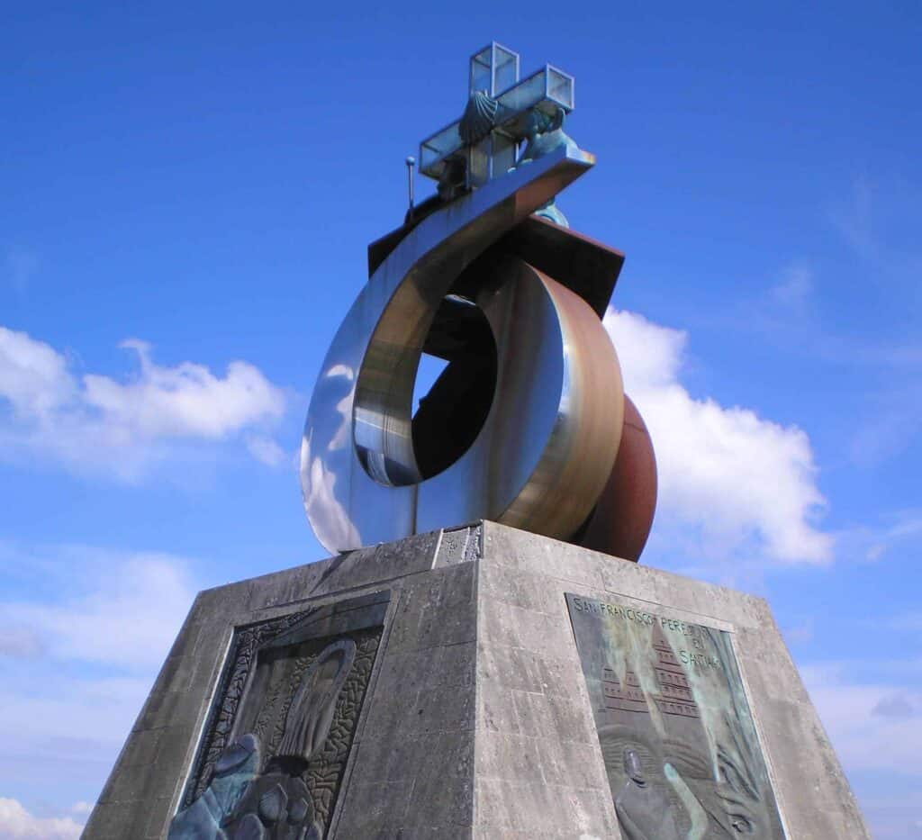 statue on top of monte do gozo