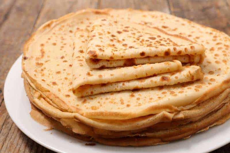 filloas de leite a popular food during Carnaval on the Camino