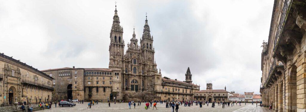 Panoramic picture of Praza do Obradoiro, where the Holy Door can be found